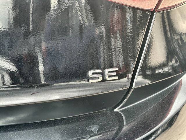 Used 2025 Volkswagen Jetta SE FWD image 30