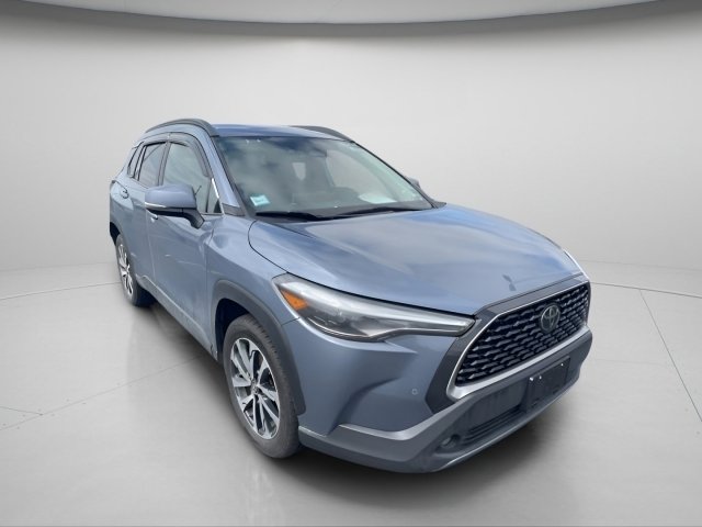 Used 2023 Toyota Corolla Cross XLE w/ Convenience Package image 5
