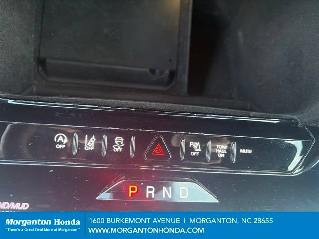 Used 2024 Jeep Wagoneer L Series II w/ Flexible Seating Group AWD/4WD image 24