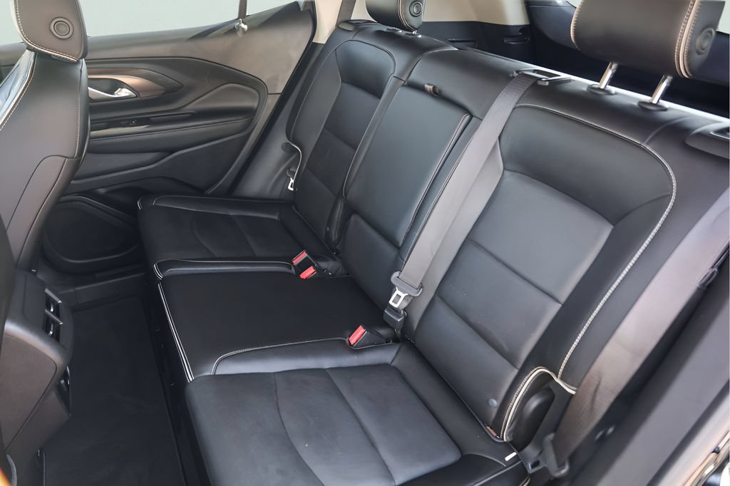 Used 2018 GMC Terrain Denali w/ Advanced Safety Package AWD/4WD image 27