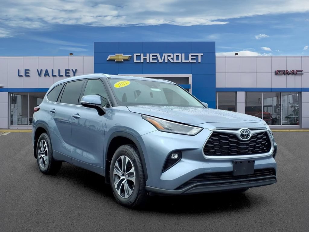 Used 2022 Toyota Highlander XLE