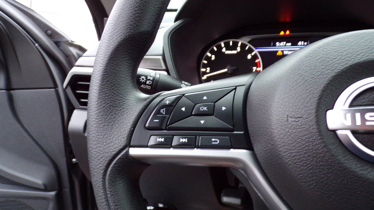 Used 2024 Nissan Altima 2.5 SV image 16