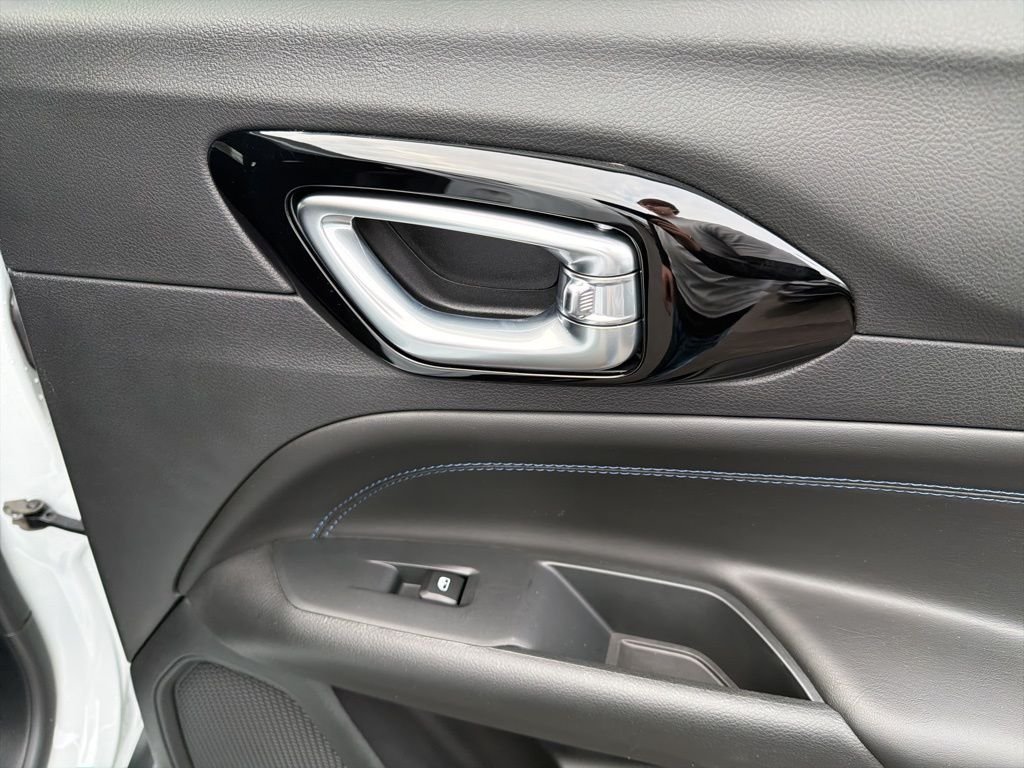 New 2026 Jeep Compass Latitude AWD/4WD image 23