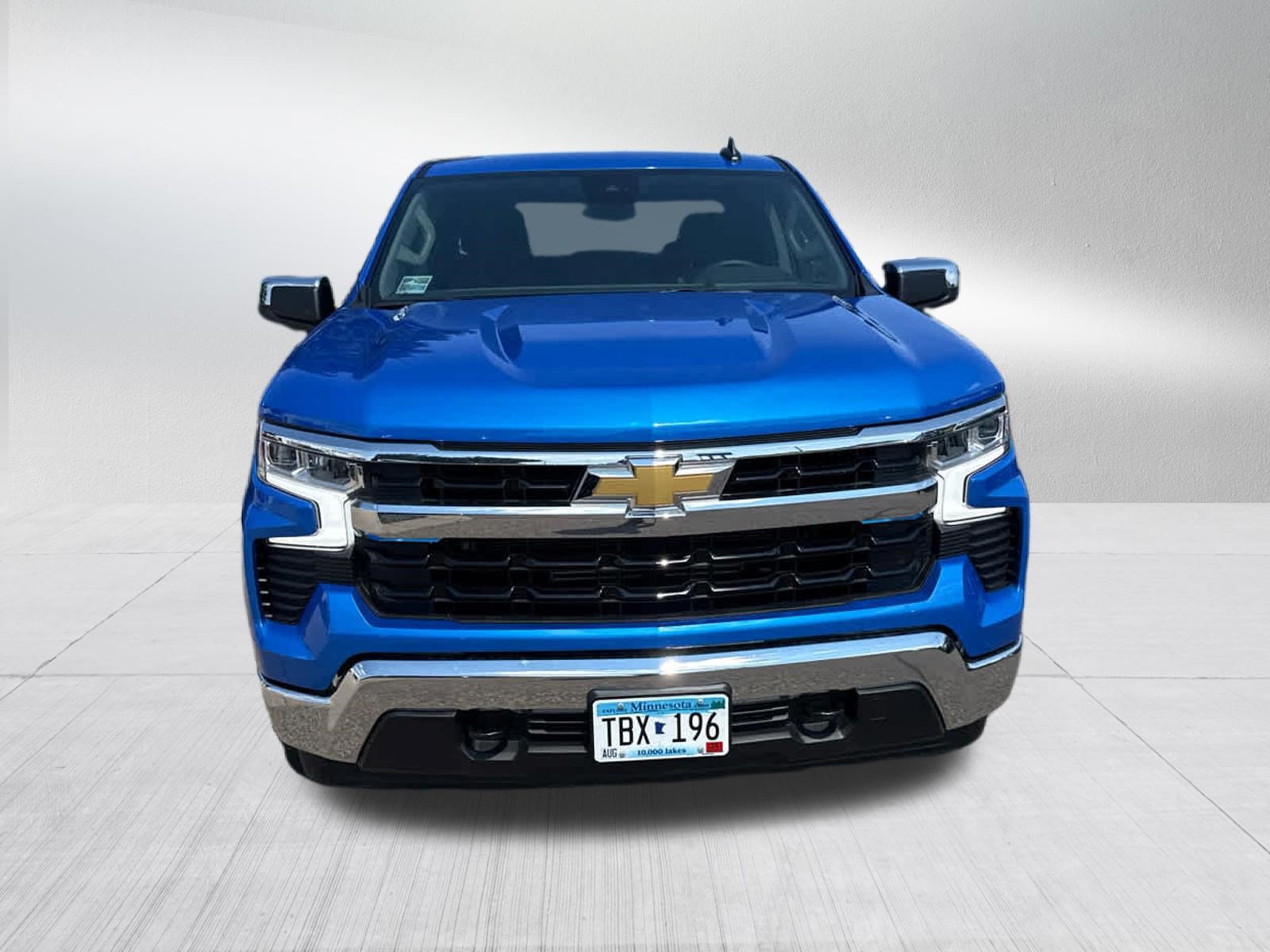 Used 2025 Chevrolet Silverado 1500 LT AWD/4WD image 2