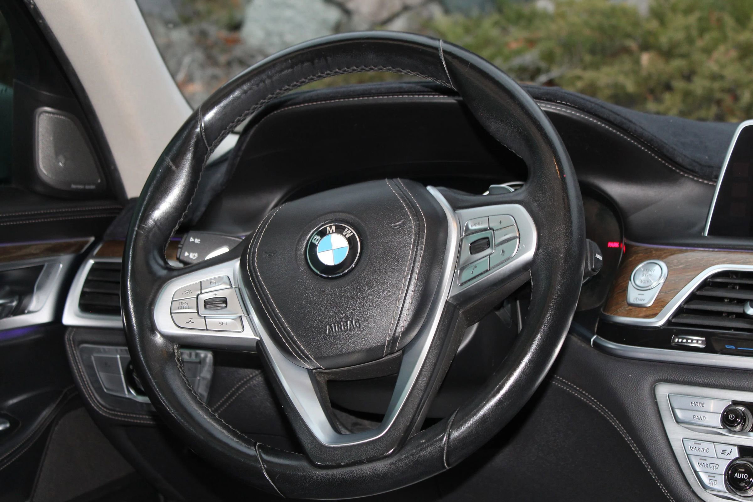 Used 2016 BMW 750i xDrive image 19