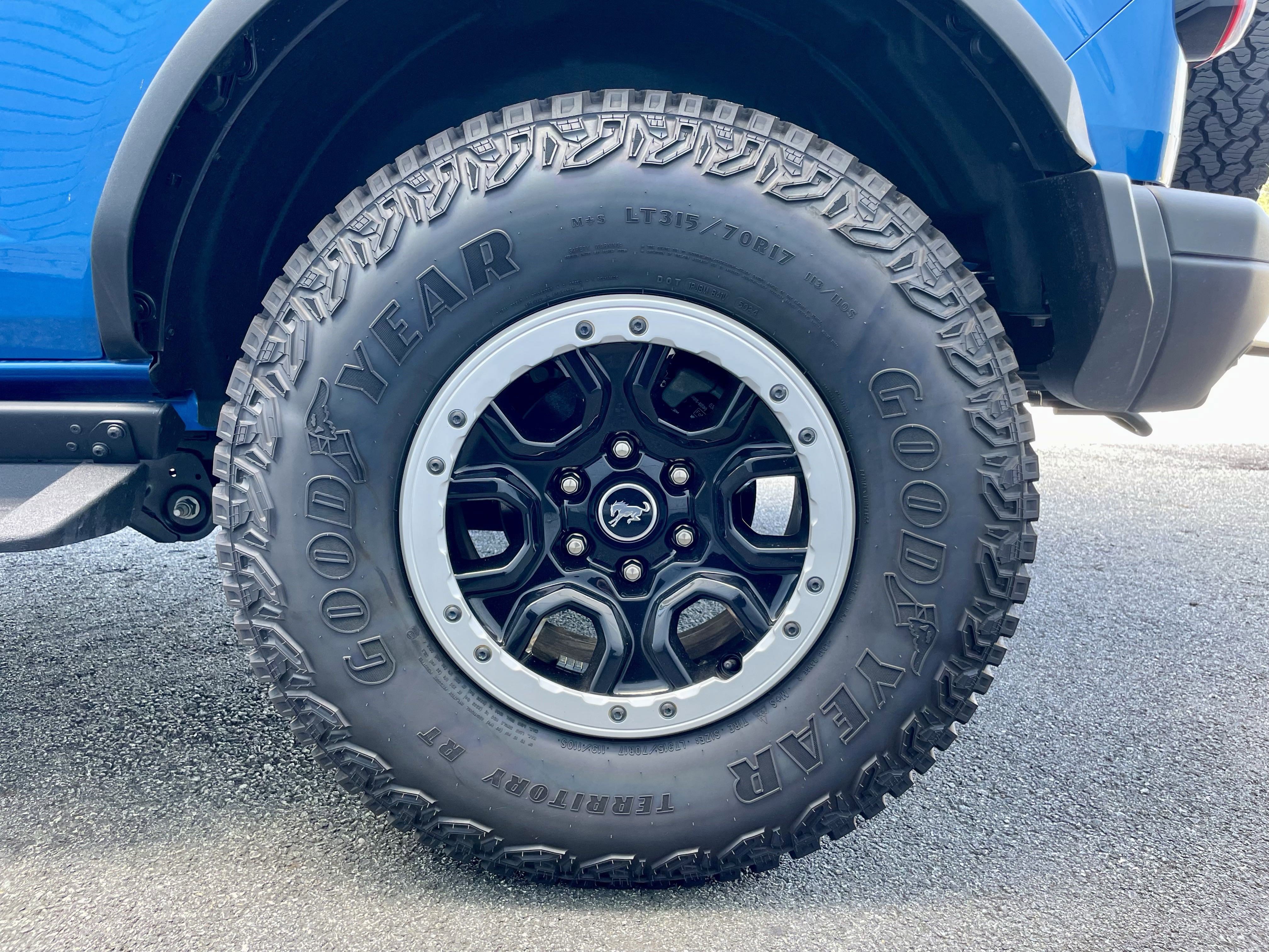 Used 2025 Ford Bronco Badlands image 10