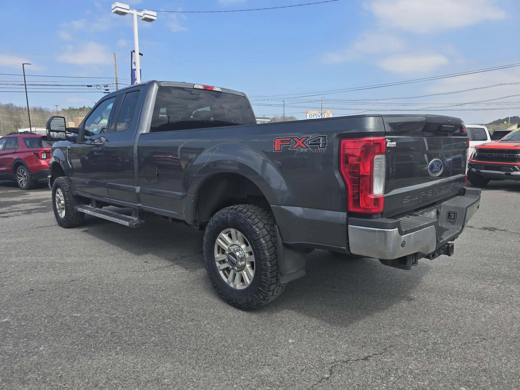 Used 2019 Ford F250 XLT w/ XLT Value Package AWD/4WD image 6
