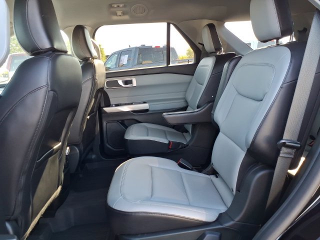 Certified 2021 Ford Explorer XLT w/ Equipment Group 202A AWD/4WD image 9