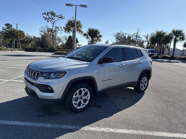 Used 2025 Jeep Compass Latitude image 7