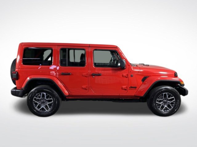Used 2026 Jeep Wrangler Unlimited Sahara AWD/4WD image 7
