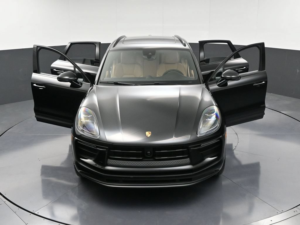 Certified 2026 Porsche Macan AWD/4WD image 33