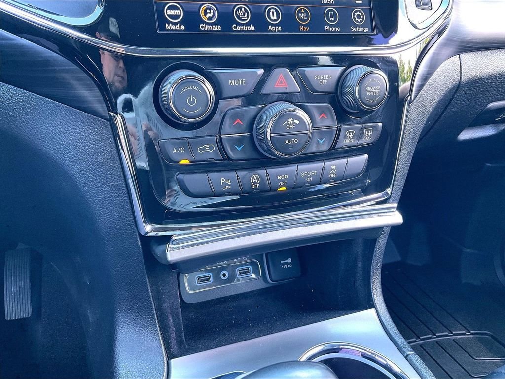 Used 2022 Jeep Grand Cherokee Laredo X AWD/4WD image 24