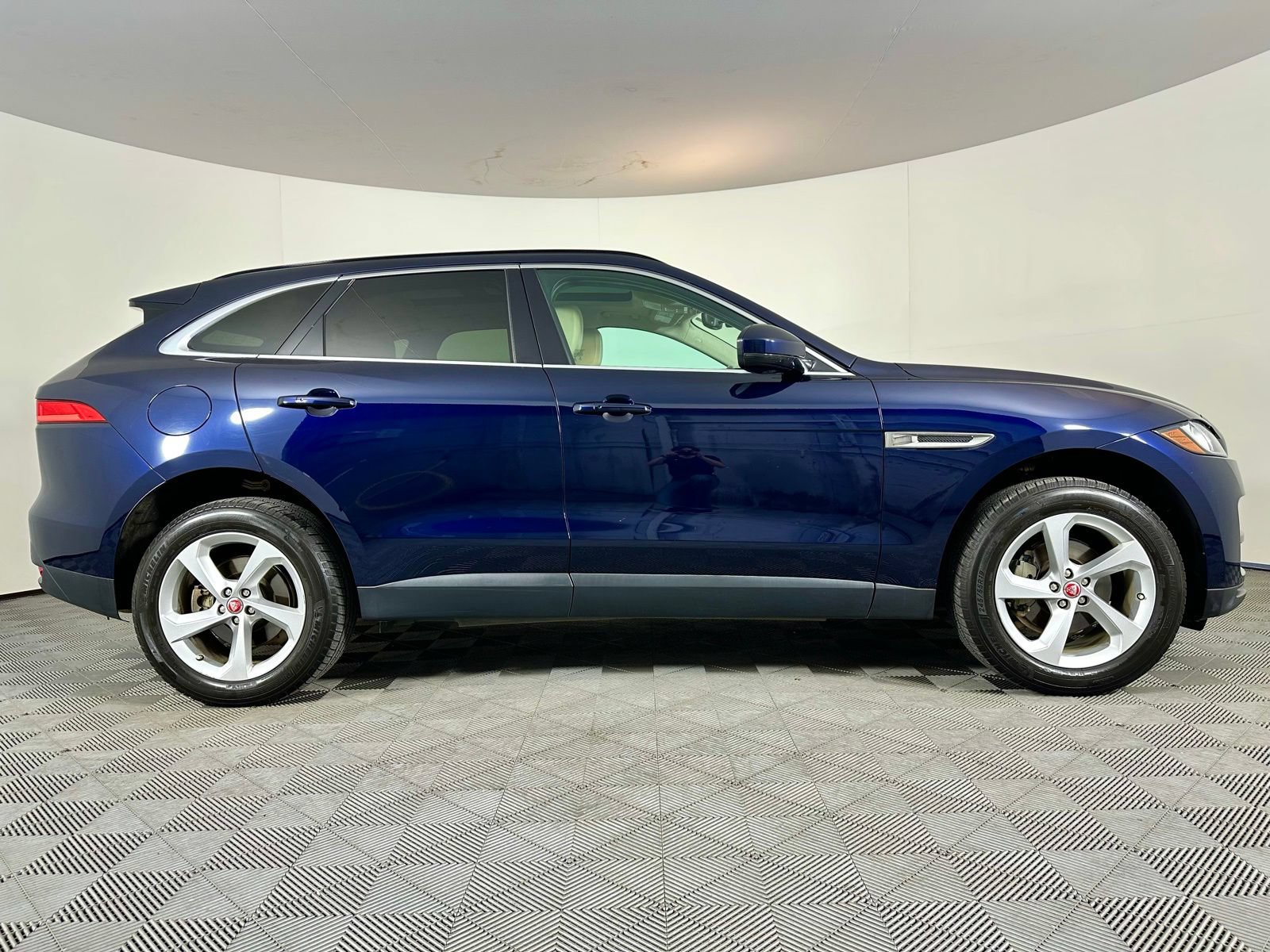 Used 2020 Jaguar F-PACE Premium AWD/4WD image 31
