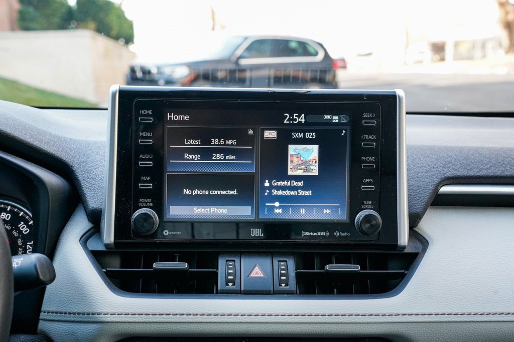 Used 2021 Toyota RAV4 XLE Premium image 12