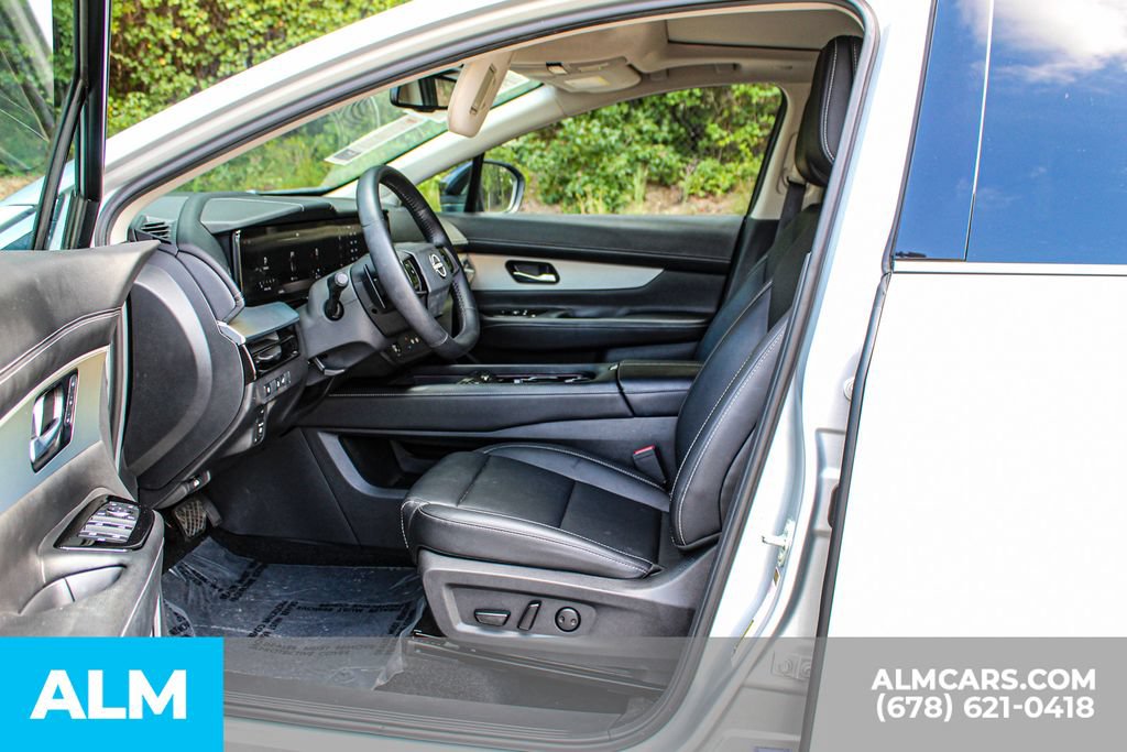 Used 2025 Nissan Murano SL AWD/4WD image 16