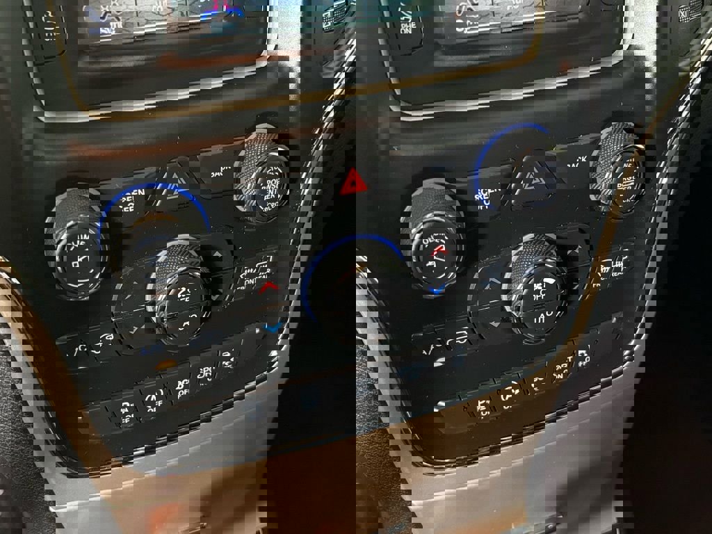 Used 2016 Jeep Grand Cherokee Laredo w/ Quick Order Package 23E image 27