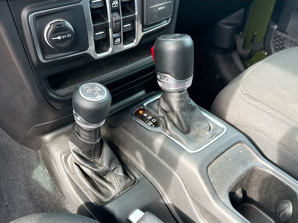 Used 2023 Jeep Wrangler Unlimited w/ Cold Weather Group AWD/4WD image 18