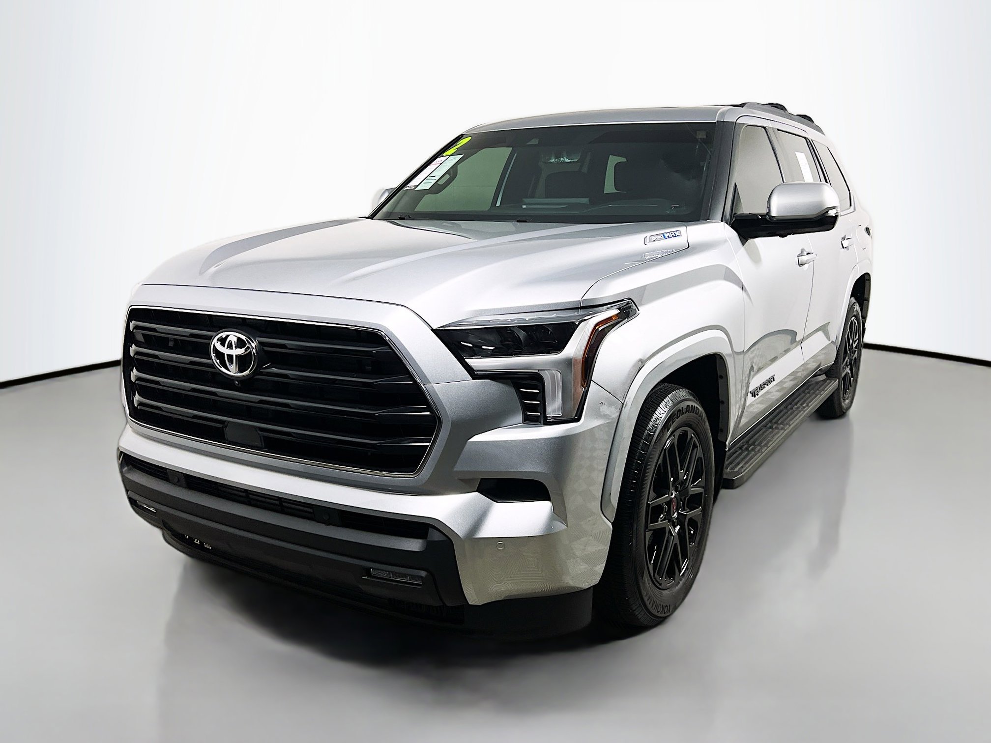 Used 2025 Toyota Sequoia SR5 w/ SR5 Premium Package RWD image 10