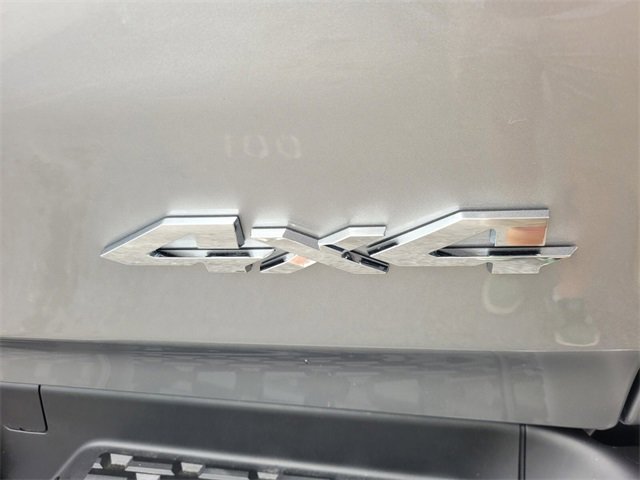 New 2026 RAM 1500 4x4 Crew Cab image 14