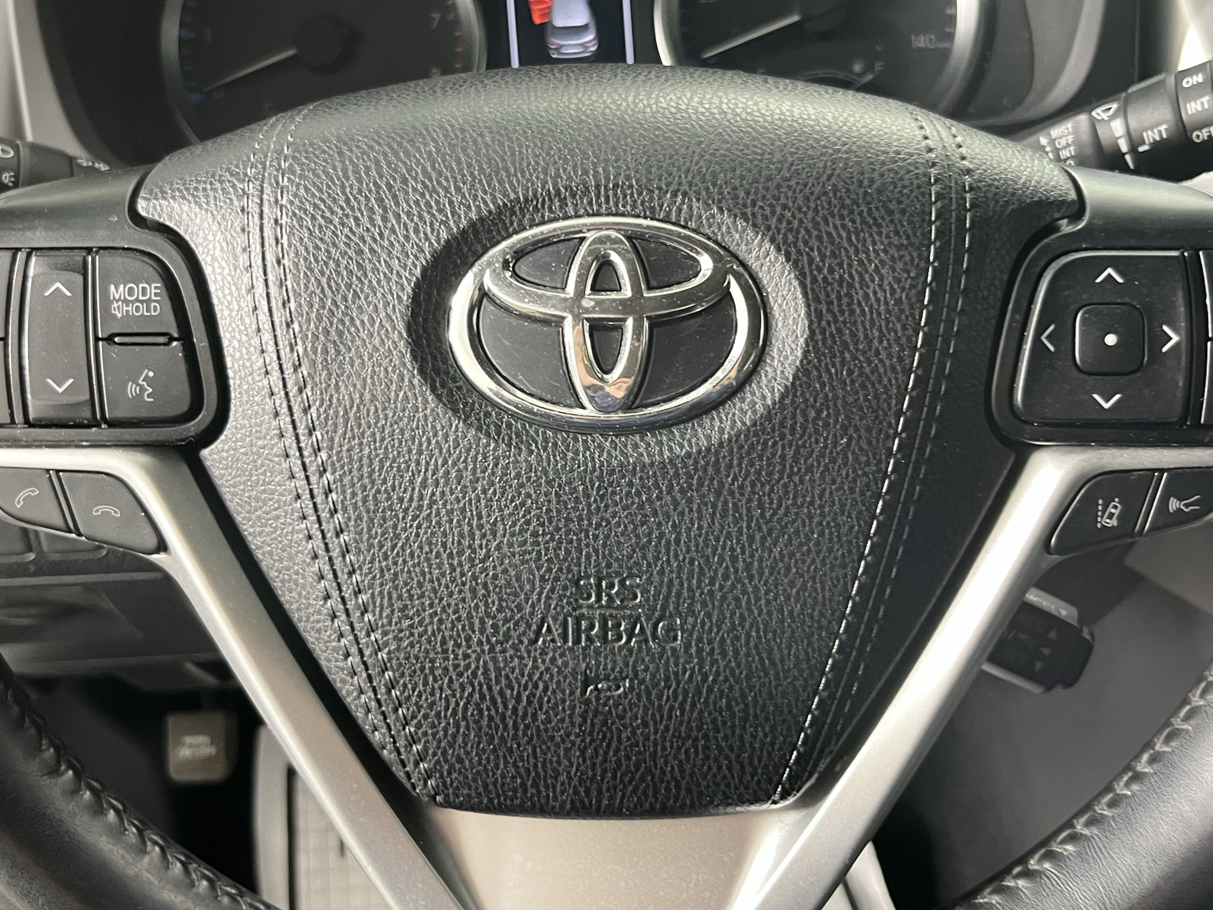 Used 2019 Toyota Highlander Plus AWD/4WD image 19