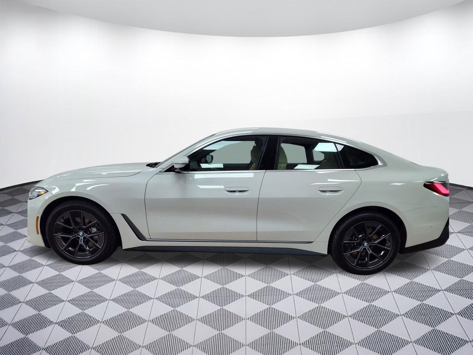 Used 2025 BMW i4 xDrive40i w/ Premium Package image 2