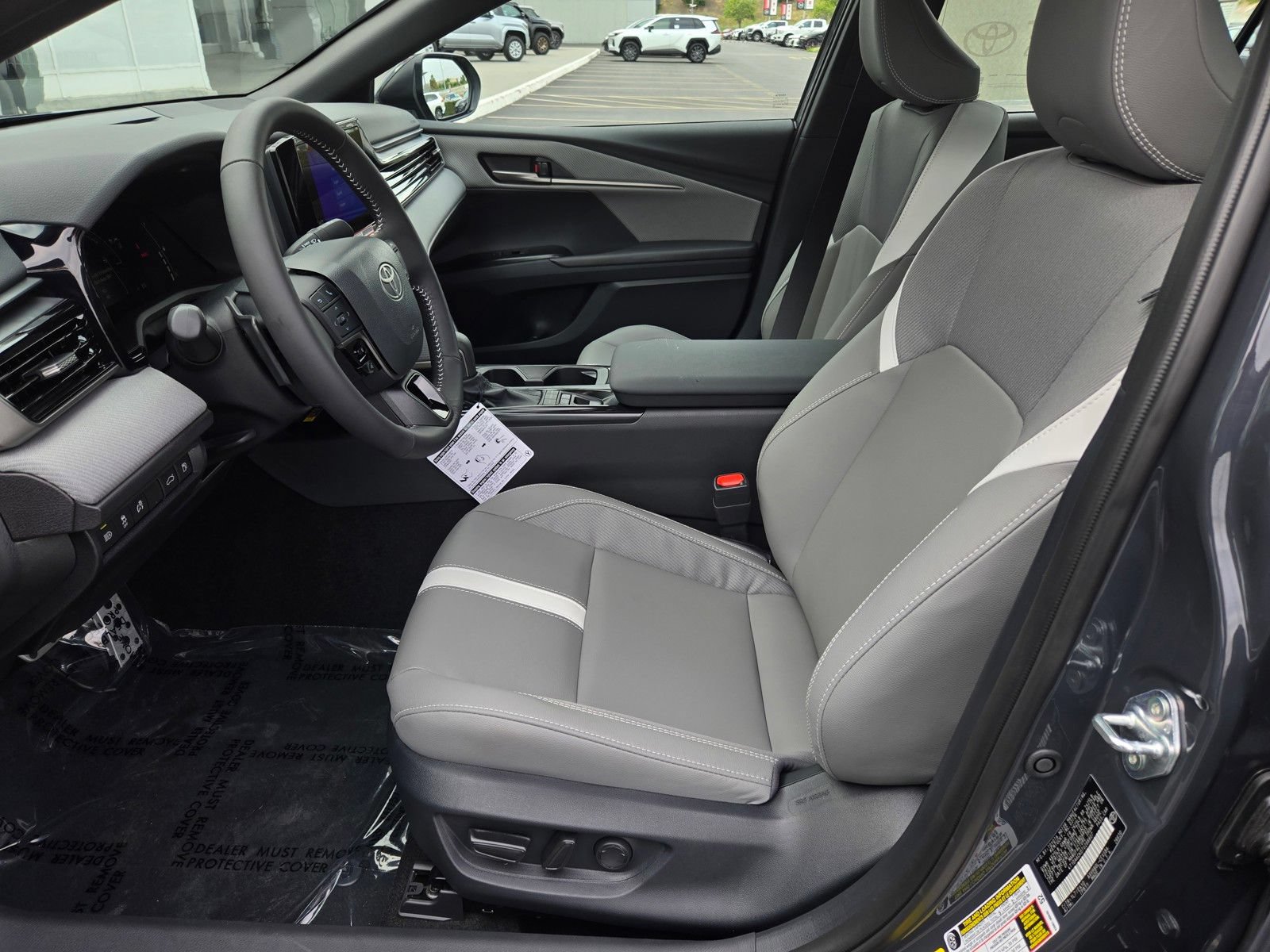 Used 2026 Toyota Camry SE FWD image 15