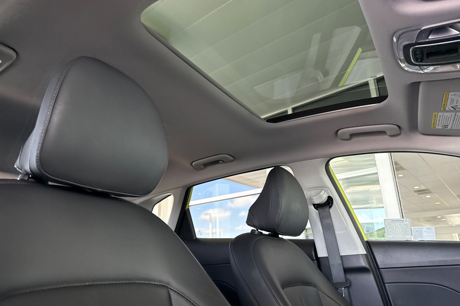 Used 2025 Hyundai Kona Limited FWD image 17