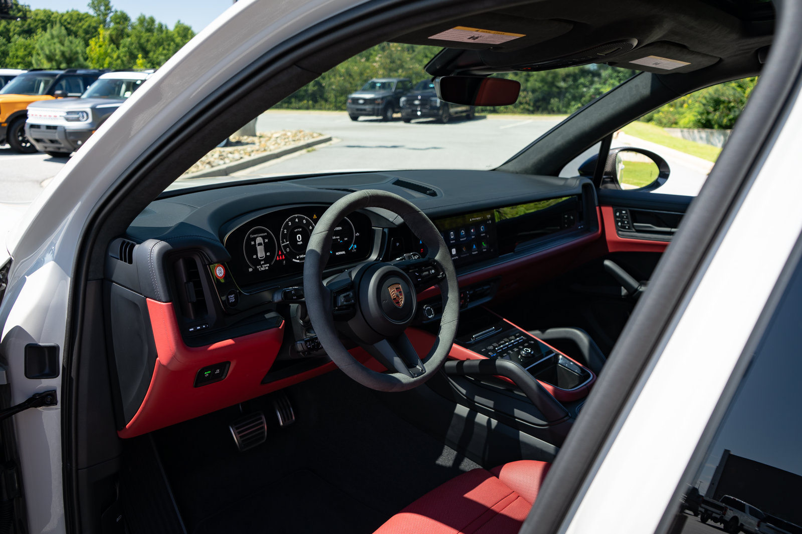 Used 2023 Porsche Cayenne GTS AWD/4WD image 28