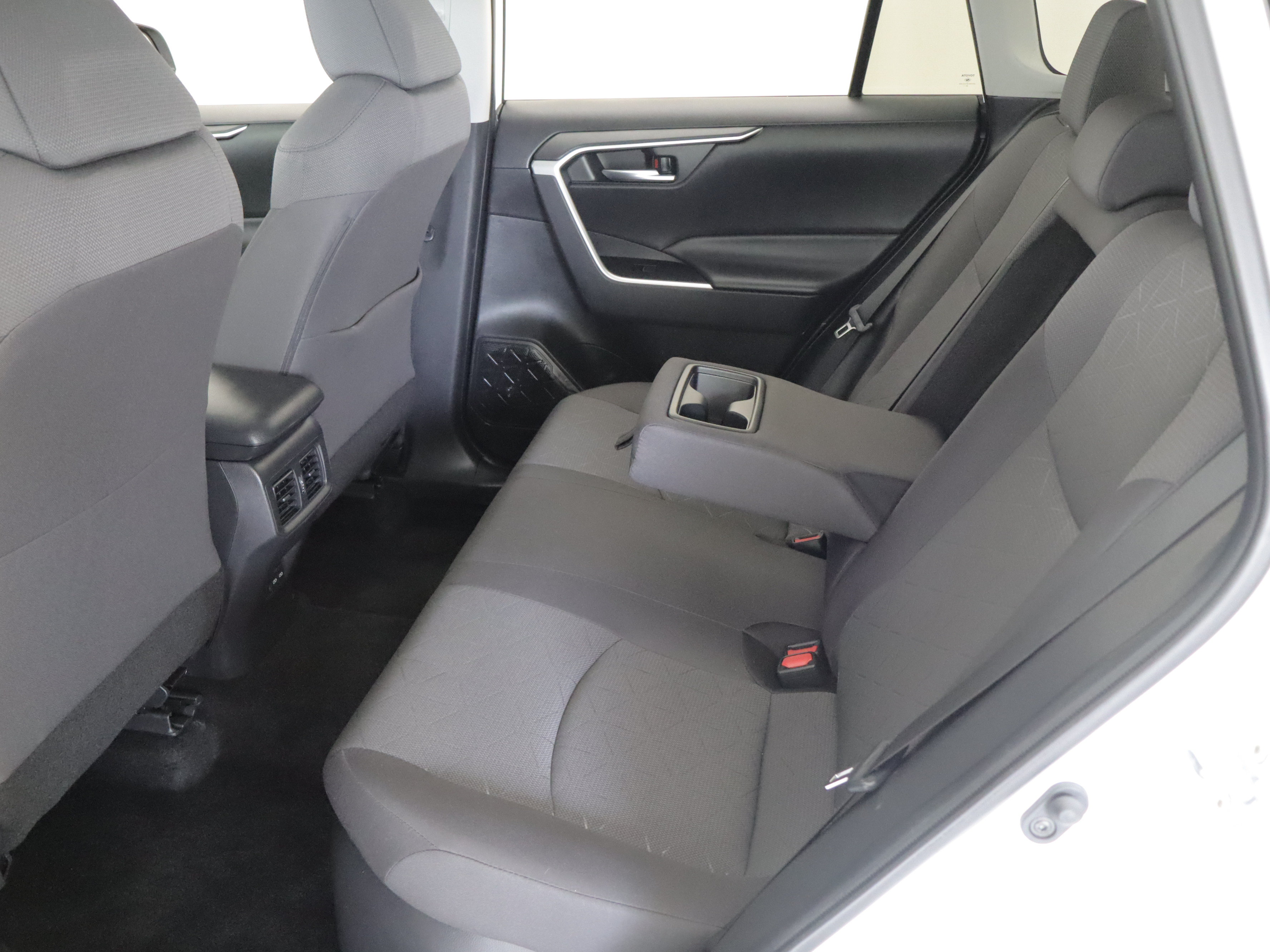 Used 2024 Toyota RAV4 XLE w/ Convenience Package AWD/4WD image 9