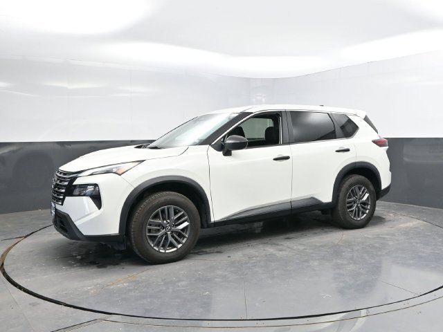 Used 2024 Nissan Rogue S FWD image 7