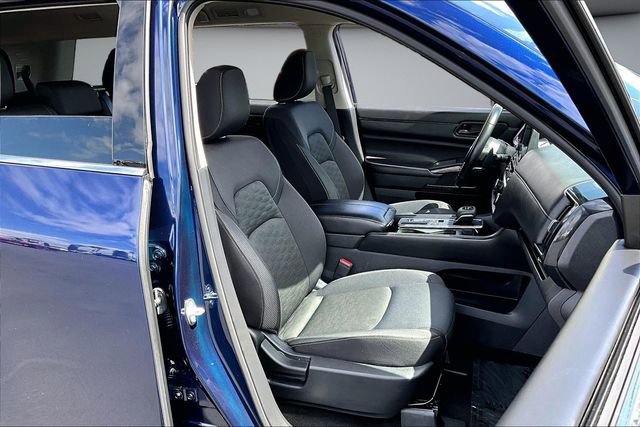 Certified 2024 Nissan Pathfinder SV FWD image 29