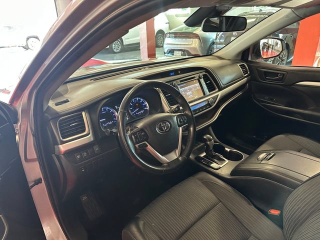 Certified 2019 Toyota Highlander Plus AWD/4WD image 5