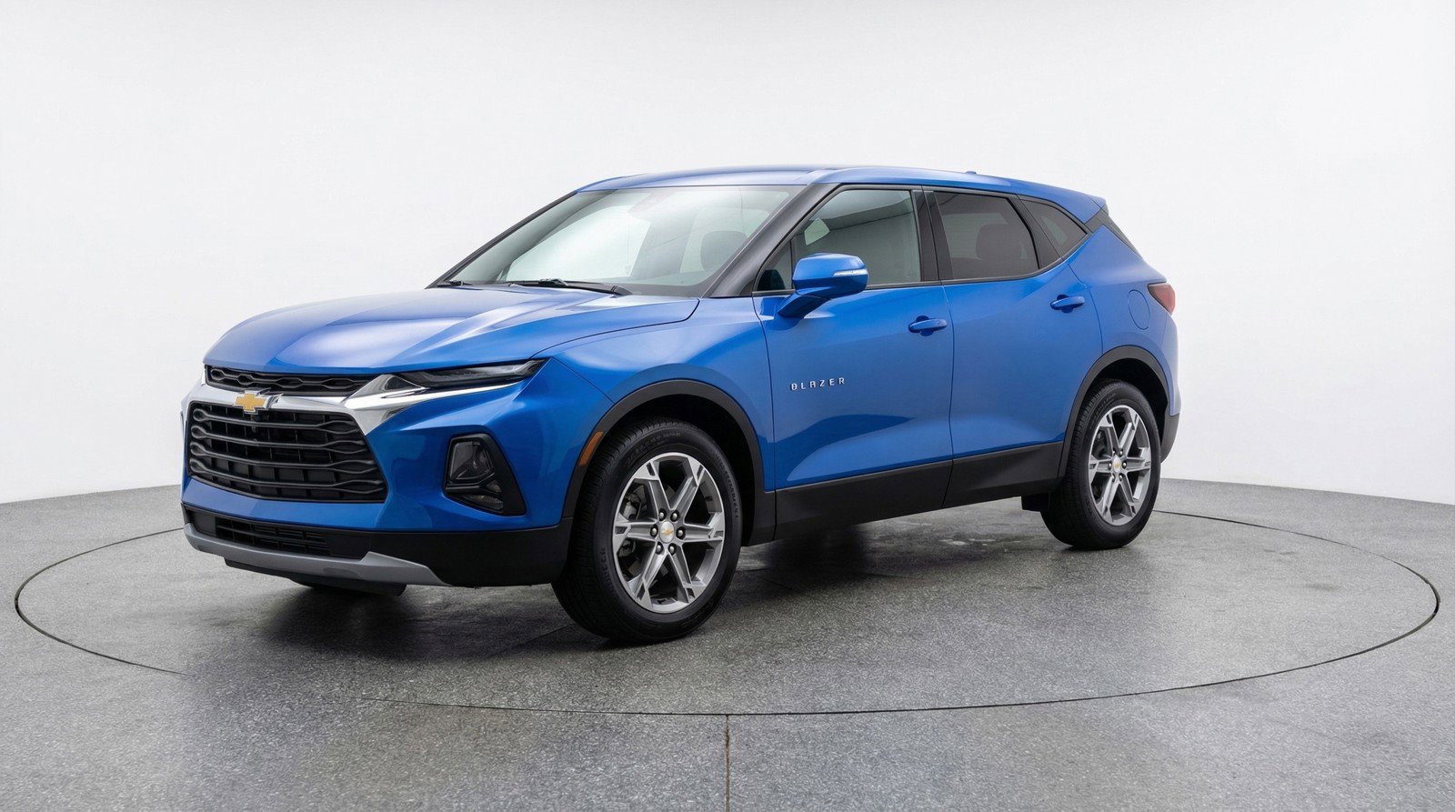 Used 2025 Chevrolet Blazer LT image 3