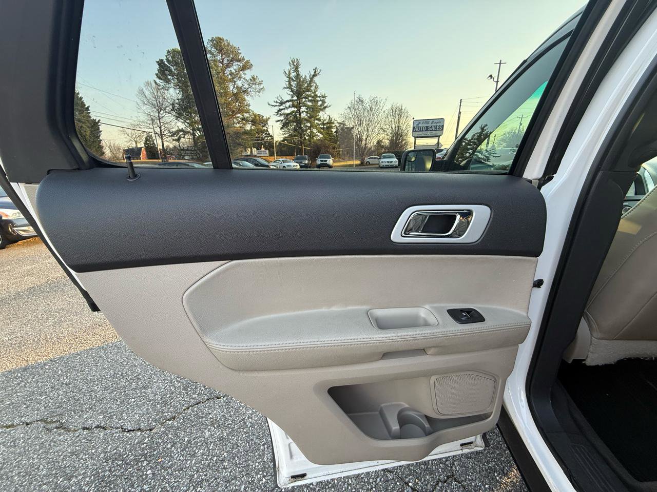 Used 2013 Ford Explorer Limited image 18