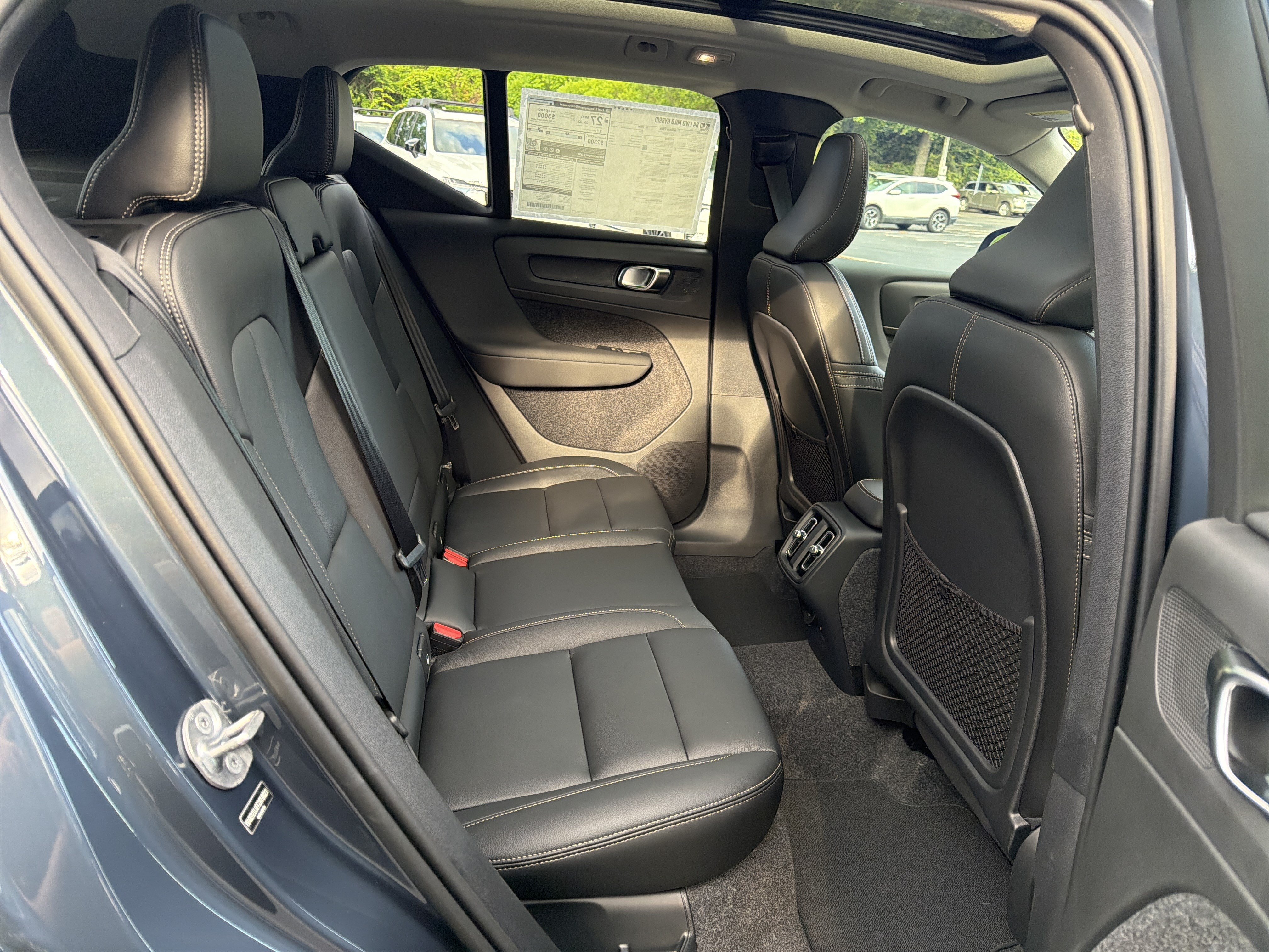 New 2026 Volvo XC40 B4 Core w/ Climate Package FWD image 34
