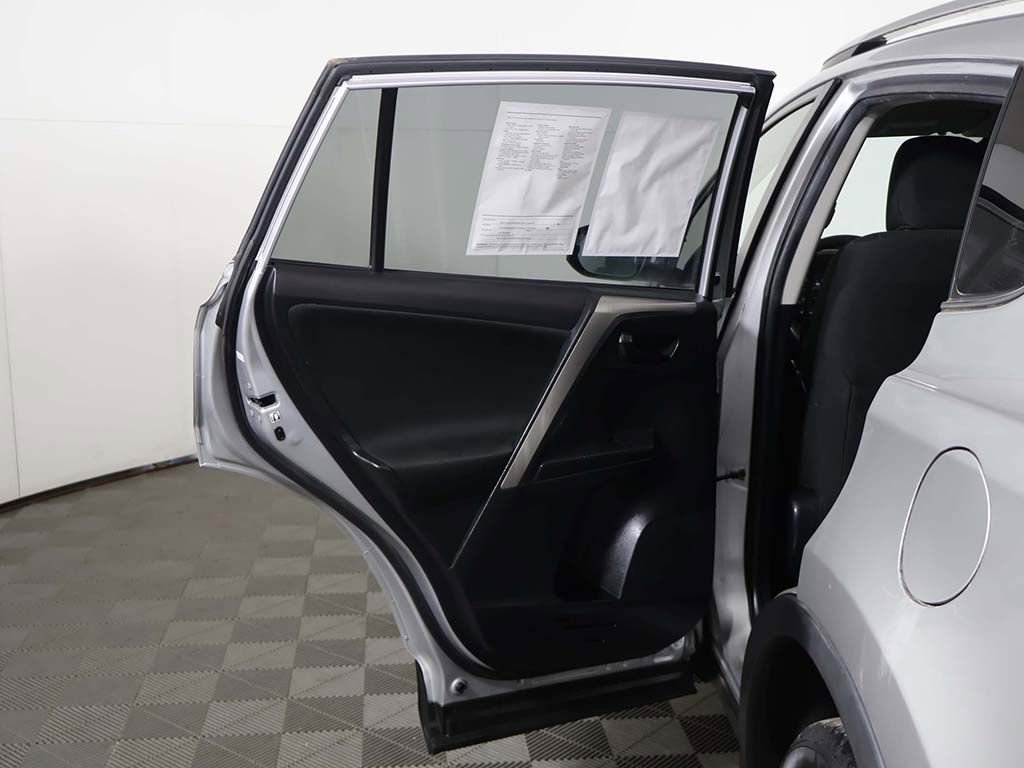 Used 2015 Toyota RAV4 LE AWD/4WD image 17