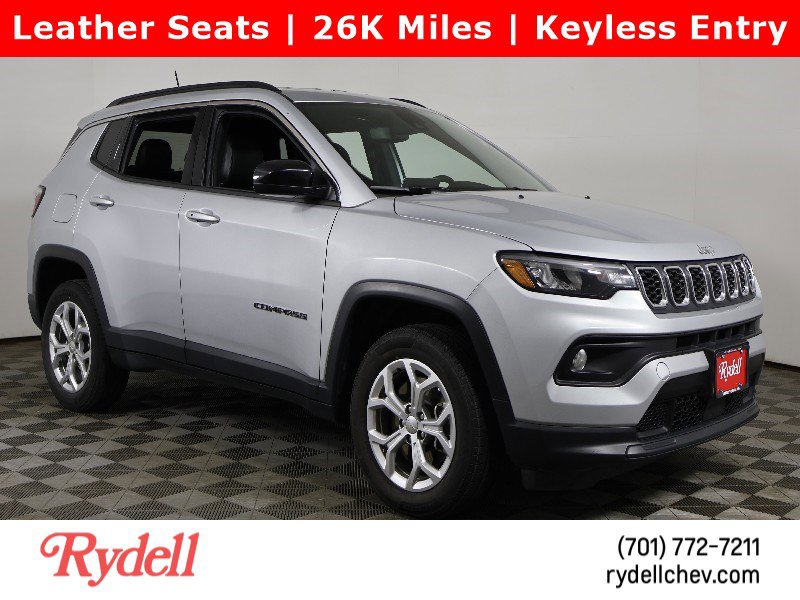 Used 2024 Jeep Compass Latitude image 1