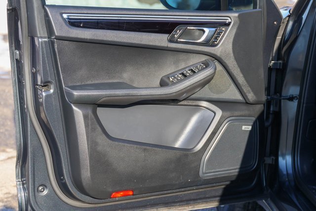 Used 2019 Porsche Macan Base image 11