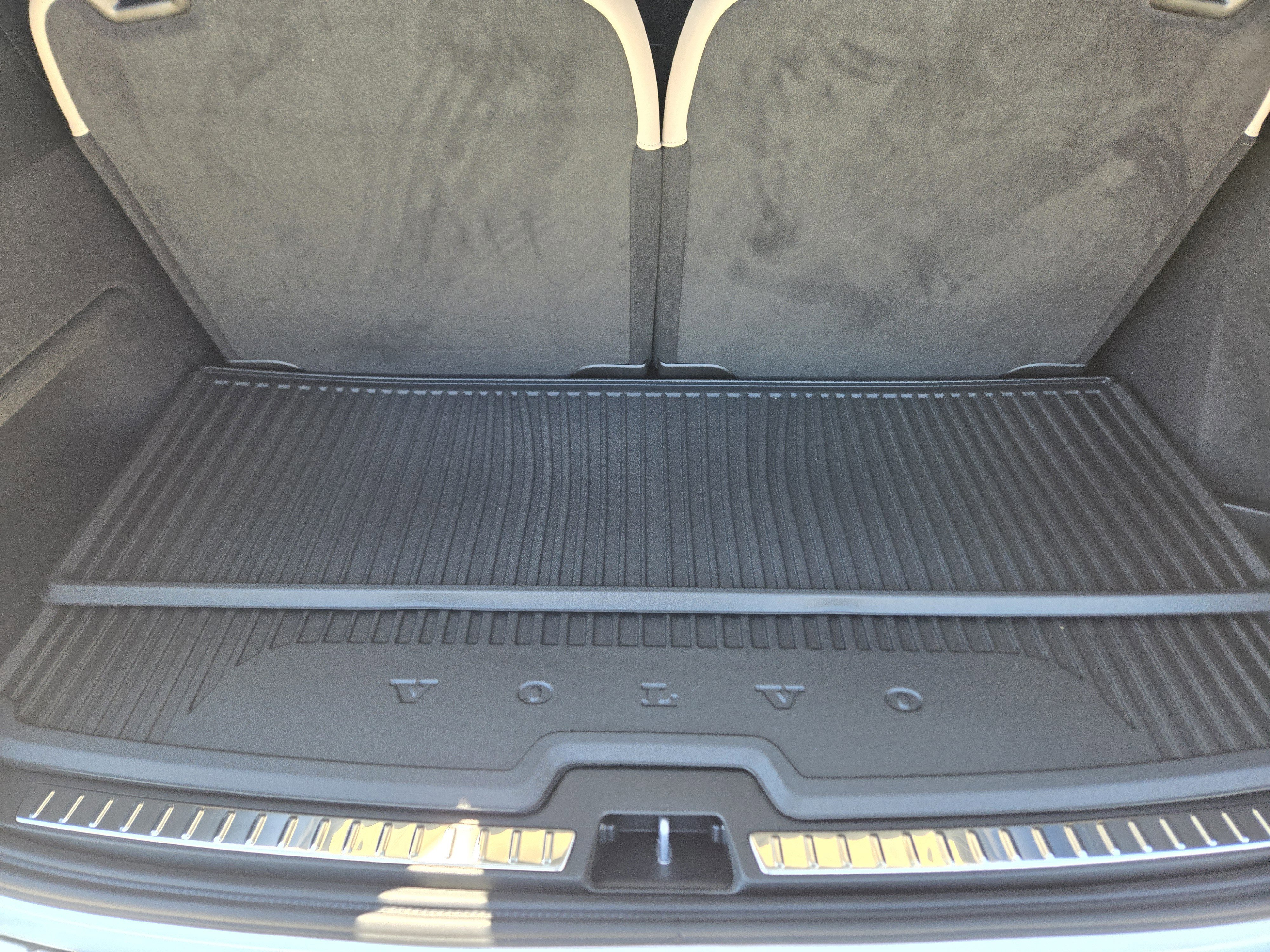 New 2026 Volvo XC90 T8 Plus w/ Protection Package Premier image 35