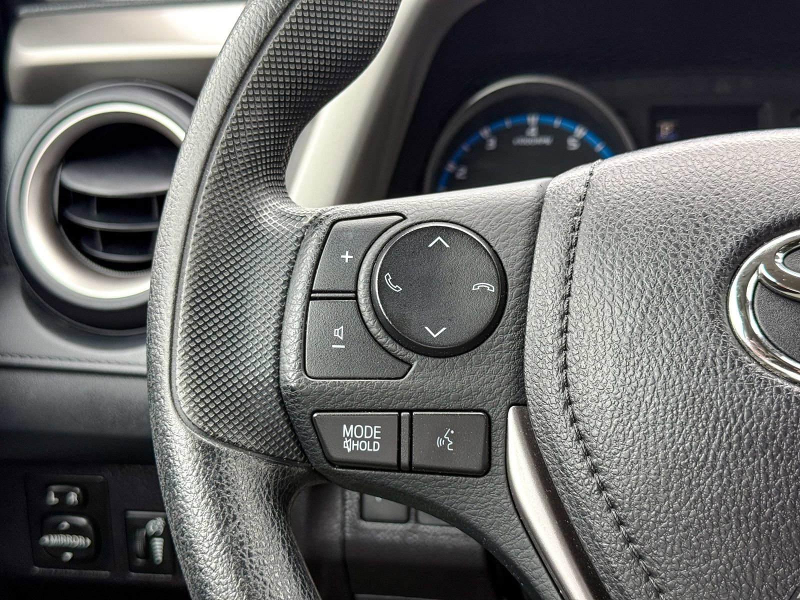 Used 2018 Toyota RAV4 LE w/ All Weather Liner Package image 35