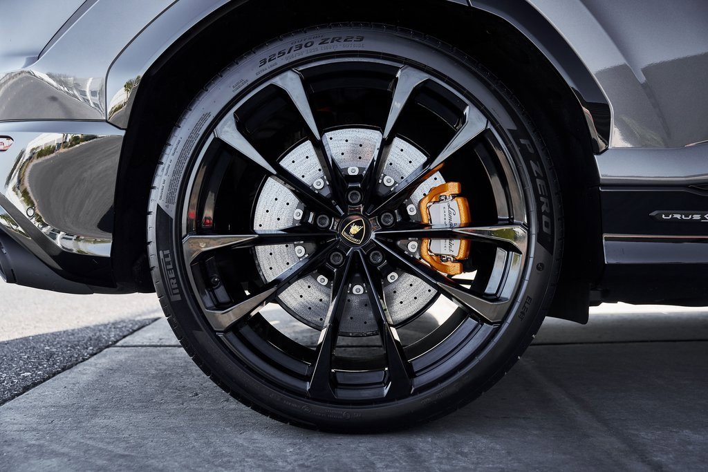 Used 2025 Lamborghini Urus SE image 24