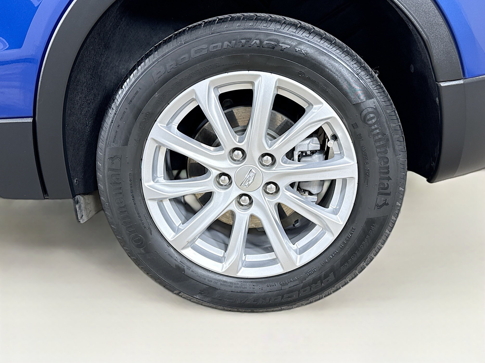 Used 2021 Cadillac XT4 Luxury w/ Cold Weather Package FWD image 33