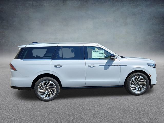 New 2025 Lincoln Navigator Reserve image 8