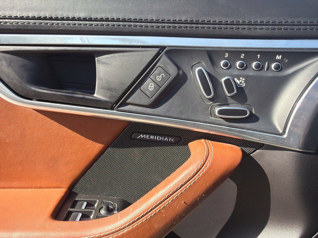 Used 2019 Jaguar F-TYPE Convertible RWD image 23