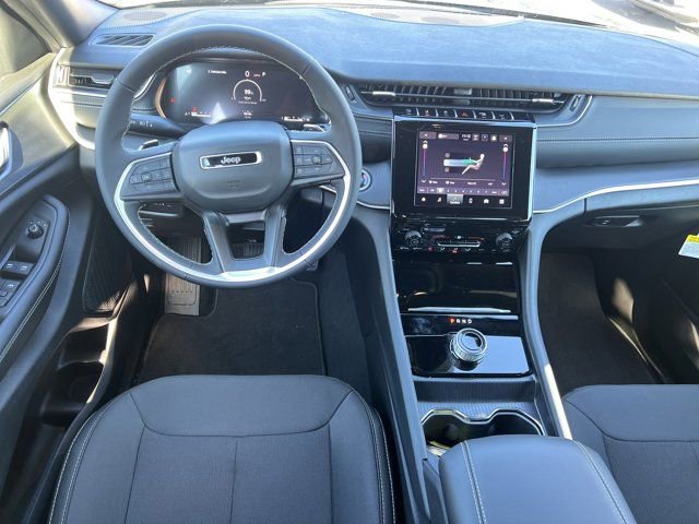 New 2025 Jeep Grand Cherokee Laredo RWD image 17
