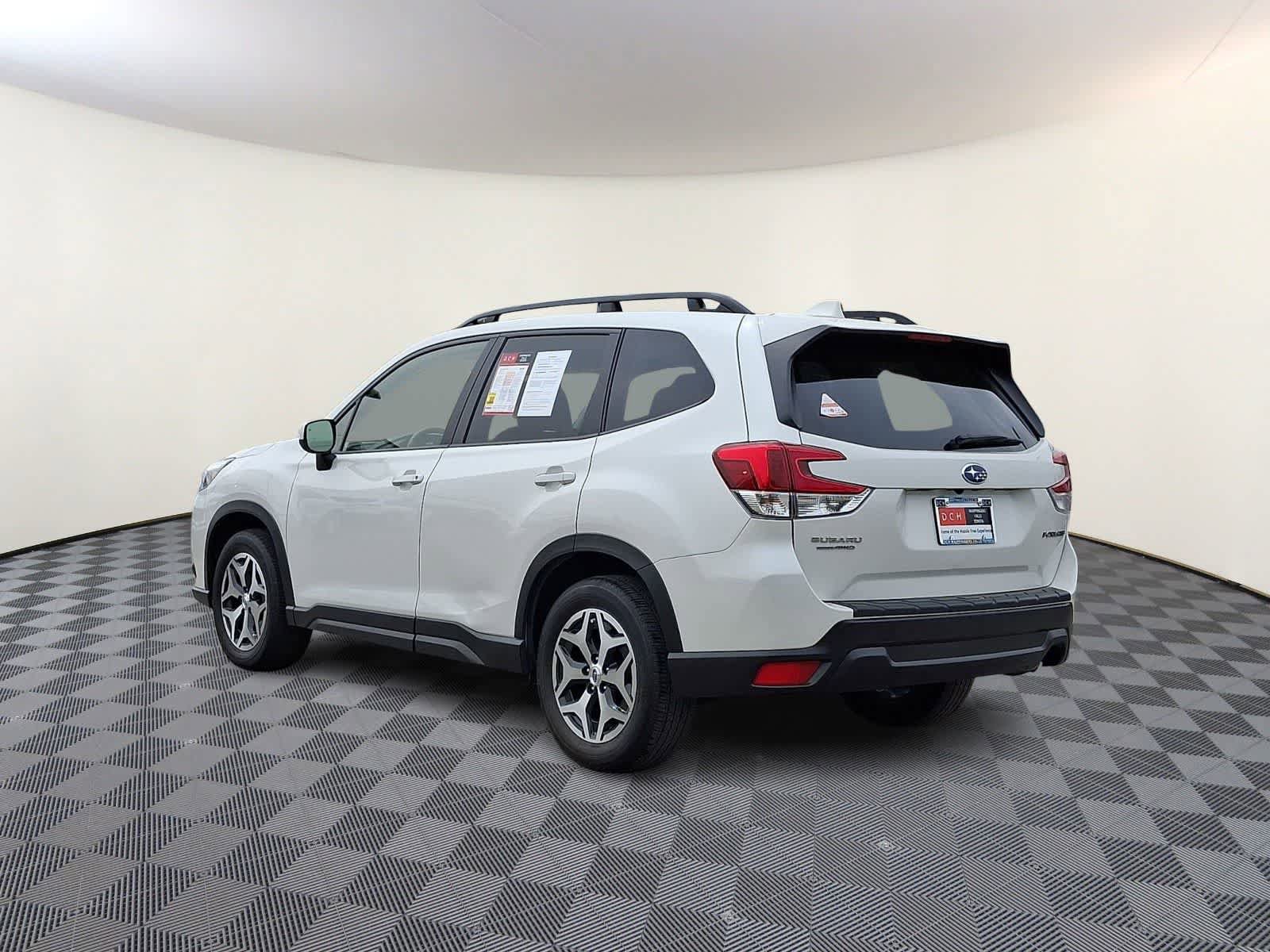 Used 2023 Subaru Forester Premium AWD/4WD image 7