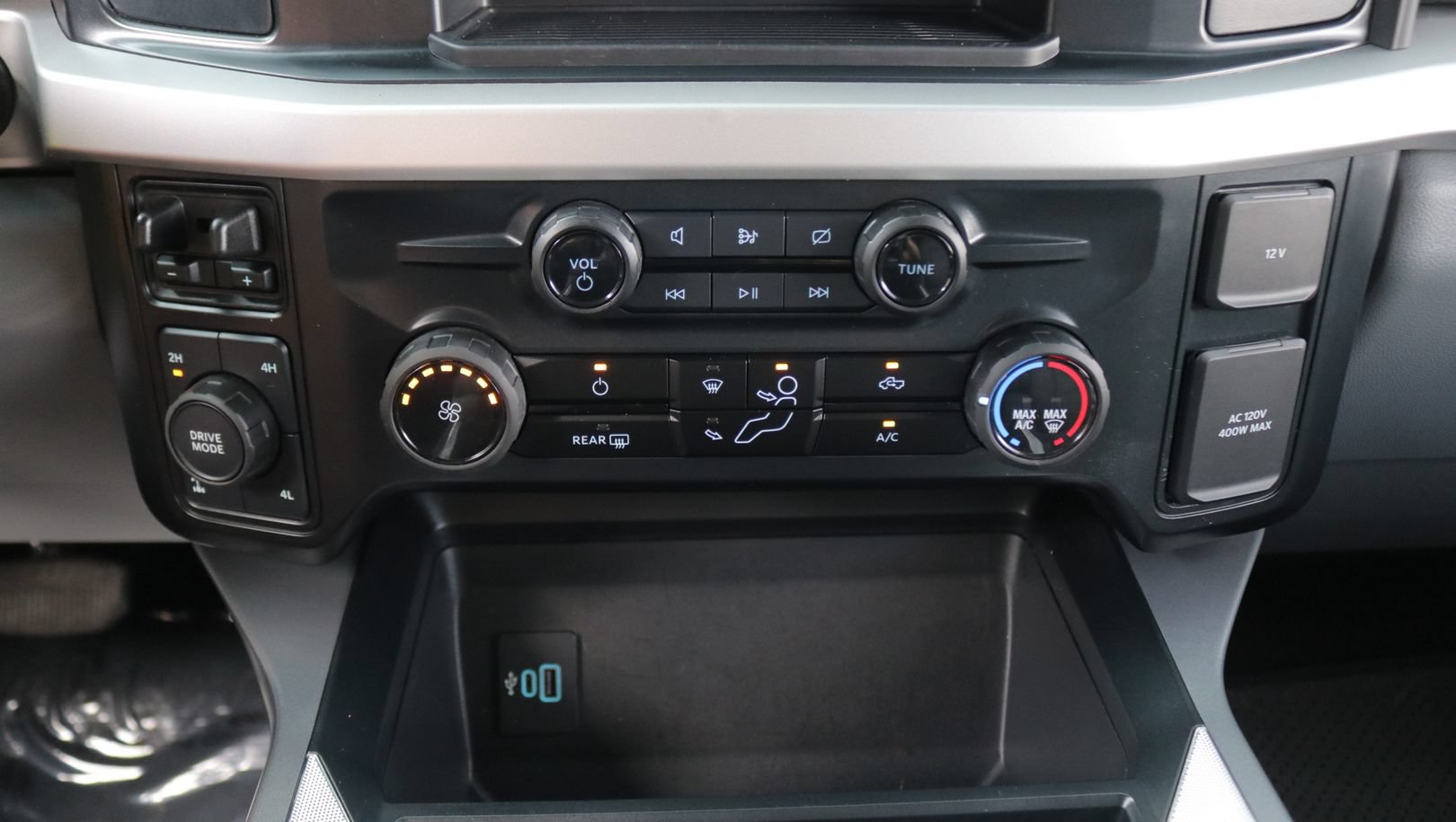 Used 2024 Ford F250 XLT w/ FX4 Off-Road Package AWD/4WD image 25