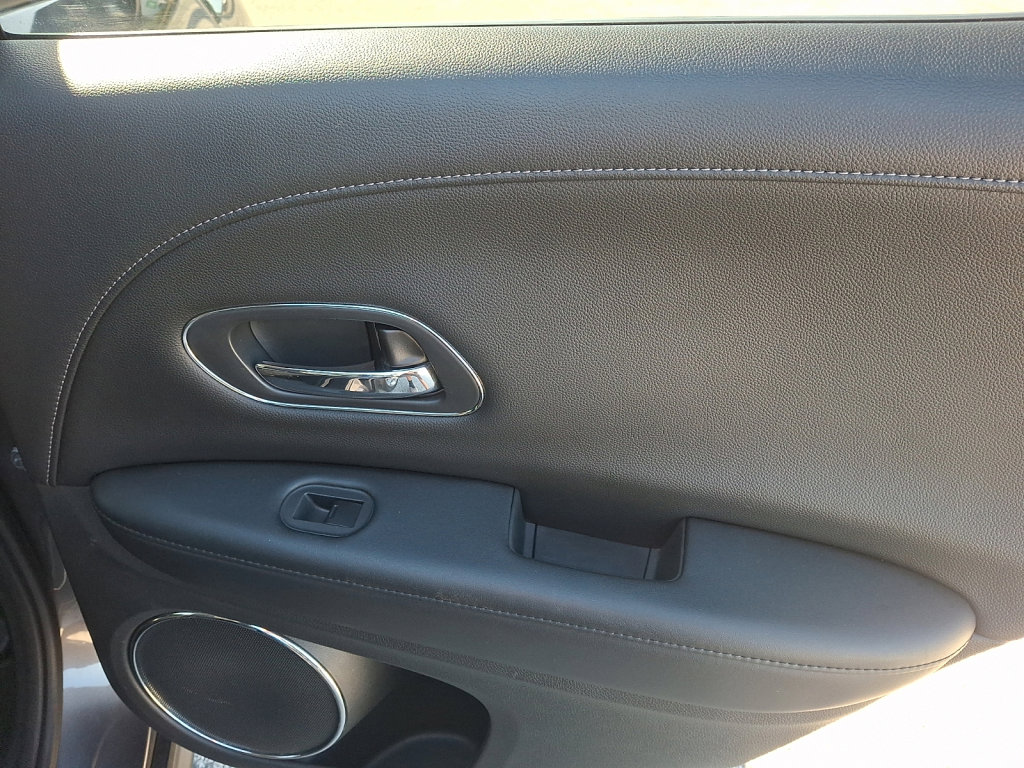 Used 2017 Honda HR-V EX-L image 14