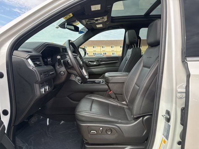 Used 2022 GMC Yukon XL Denali image 13