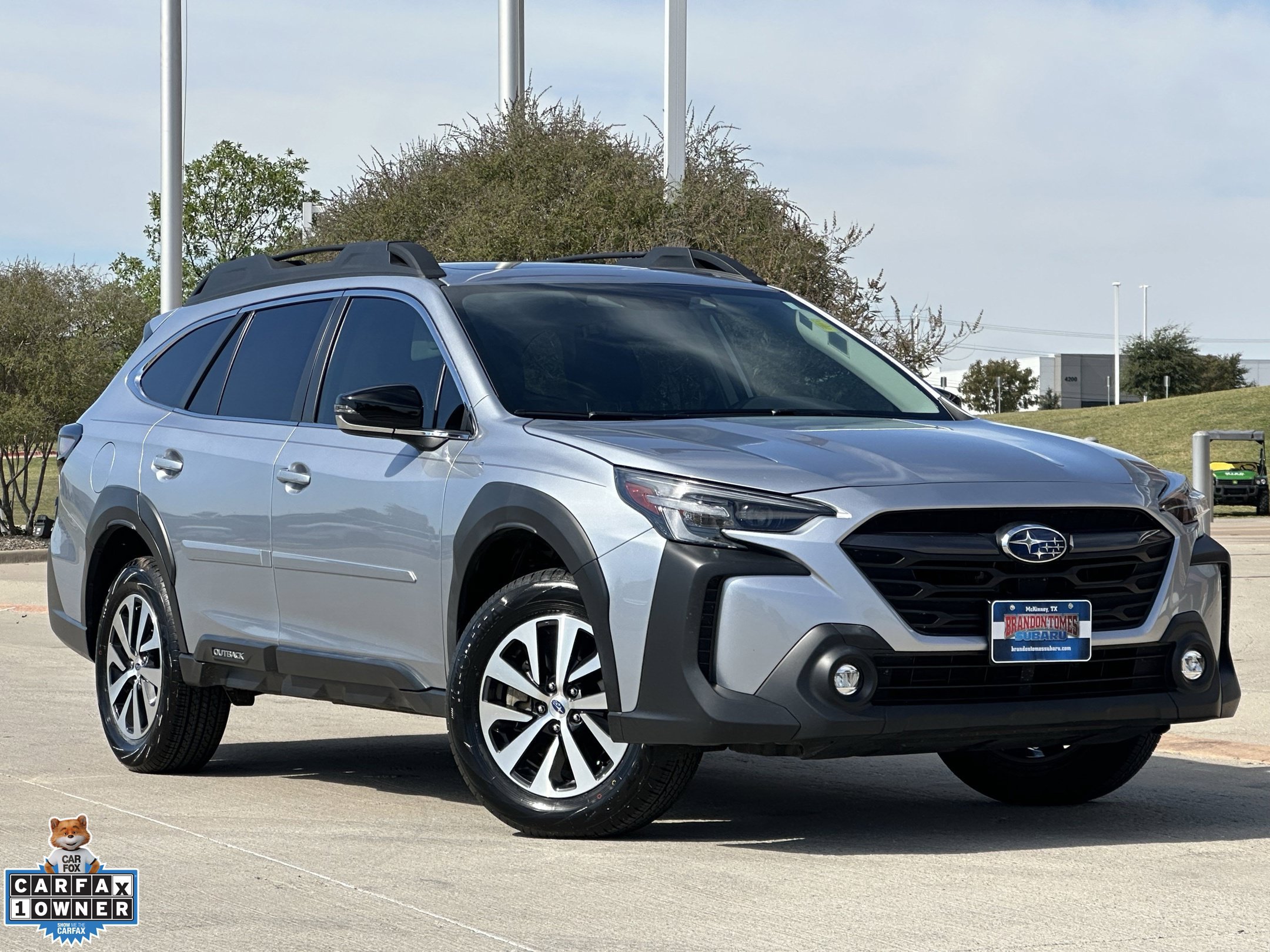 Used 2025 Subaru Outback Premium AWD/4WD image 2